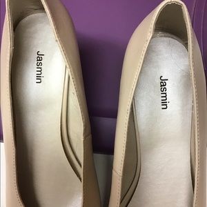 JASMIN wedge heel open toe shoe sz 8 1/2M  beige